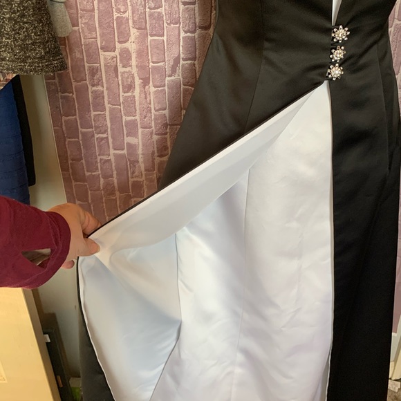 Michaelangelo • Black & White Satin Gown - Picture 6 of 10